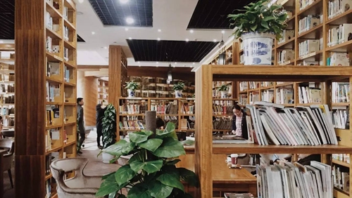 书店销售管理系统能为店主提供快速录入信息，会员管理，图书借阅等丰富的功能