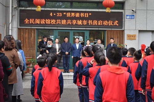 今后潍坊市图书馆将发挥龙头作用，带动全市各级公共图书场馆，充分利用资源、设施、空间、人才等方面优势，不断丰富和广泛开展以阅读为核心的主题阅读活动